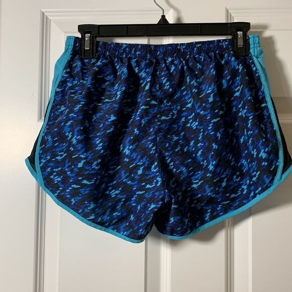 Nike Dry Fit size Medium blue and black athletic shorts - Picture 2 of 5